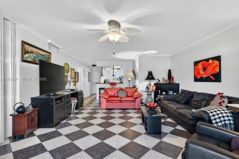 Copropriété à vendre à Hillsboro Beach, Floride: 2 chambres, 91.04 m2 № 2055563 - photo 6