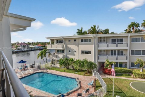 Copropriété à vendre à Hillsboro Beach, Floride: 2 chambres, 91.04 m2 № 2055563 - photo 3