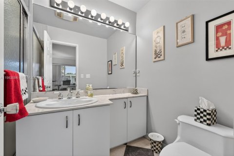 Copropriété à vendre à Hillsboro Beach, Floride: 2 chambres, 91.04 m2 № 2055563 - photo 24