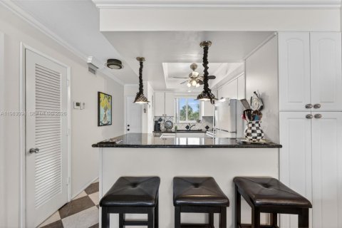 Copropriété à vendre à Hillsboro Beach, Floride: 2 chambres, 91.04 m2 № 2055563 - photo 7