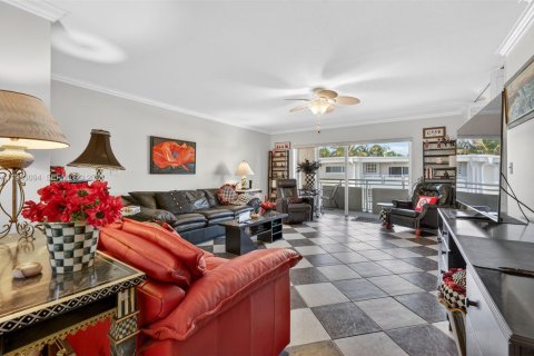 Copropriété à vendre à Hillsboro Beach, Floride: 2 chambres, 91.04 m2 № 2055563 - photo 12