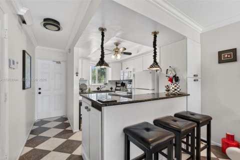 Copropriété à vendre à Hillsboro Beach, Floride: 2 chambres, 91.04 m2 № 2055563 - photo 5