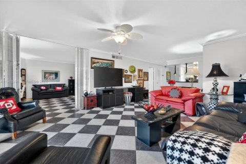 Copropriété à vendre à Hillsboro Beach, Floride: 2 chambres, 91.04 m2 № 2055563 - photo 16