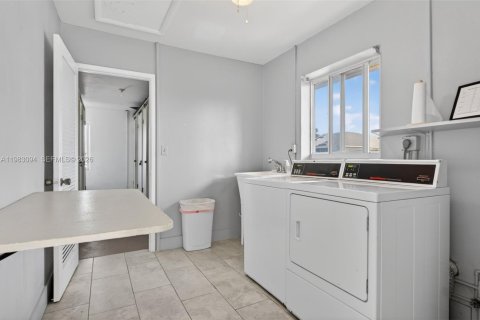 Copropriété à vendre à Hillsboro Beach, Floride: 2 chambres, 91.04 m2 № 2055563 - photo 29