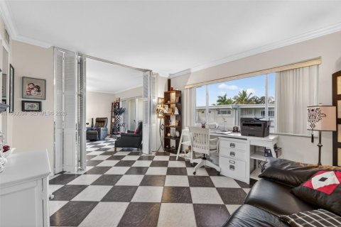 Copropriété à vendre à Hillsboro Beach, Floride: 2 chambres, 91.04 m2 № 2055563 - photo 18