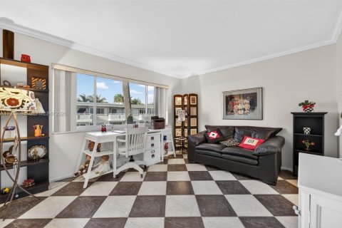 Copropriété à vendre à Hillsboro Beach, Floride: 2 chambres, 91.04 m2 № 2055563 - photo 17