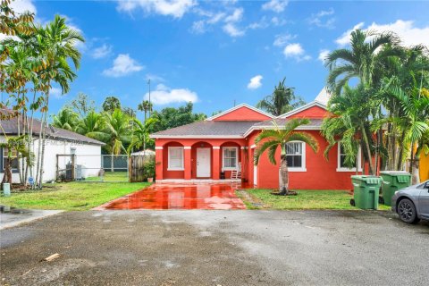Villa ou maison à vendre à Homestead, Floride: 3 chambres, 141.21 m2 № 2004547 - photo 3