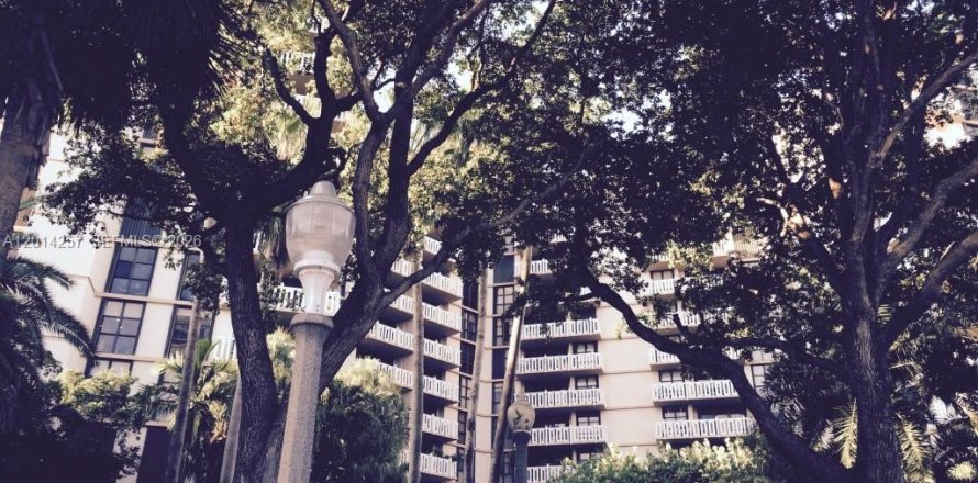 Condo in Key Biscayne, Florida, 2 bedrooms  № 2076241