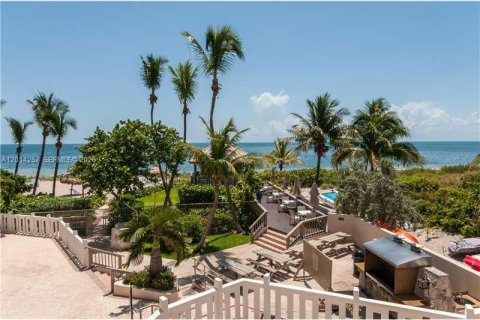 Condo in Key Biscayne, Florida, 2 bedrooms  № 2076241 - photo 21