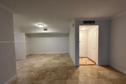 Condo in Key Biscayne, Florida, 2 bedrooms  № 2076241 - photo 10