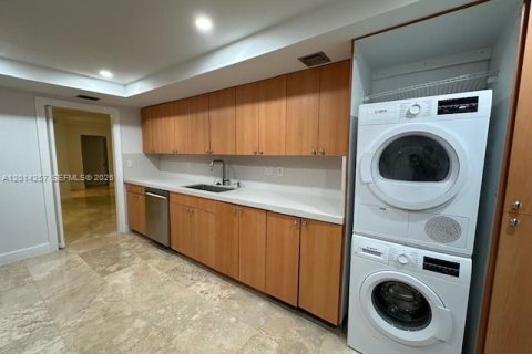 Condo in Key Biscayne, Florida, 2 bedrooms  № 2076241 - photo 7