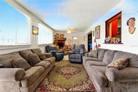 House in Orlando, Florida 4 bedrooms, 238.94 sq.m. № 1854400 - photo 12