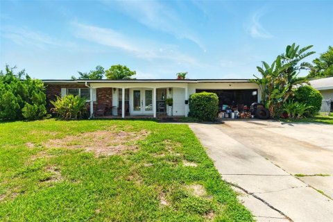 House in Orlando, Florida 4 bedrooms, 238.94 sq.m. № 1854400 - photo 1
