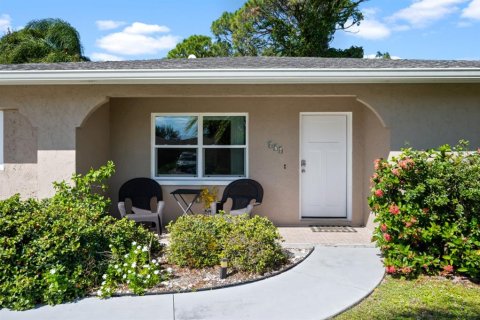 House in Venice, Florida 3 bedrooms, 141.21 sq.m. № 2093155 - photo 7
