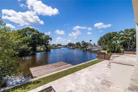 Casa en venta en Saint Petersburg, Florida, 4 dormitorios, 352.56 m2 № 2103425 - foto 3