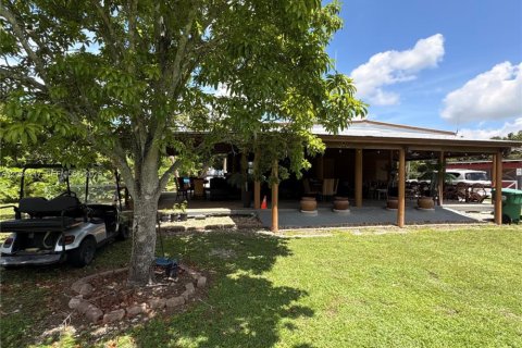 Commercial property in Miami-Dade, Florida № 2155108 - photo 20