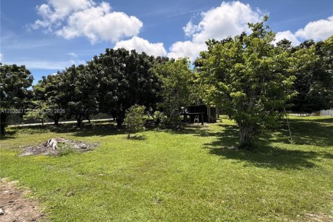 Commercial property in Miami-Dade, Florida № 2155108 - photo 7