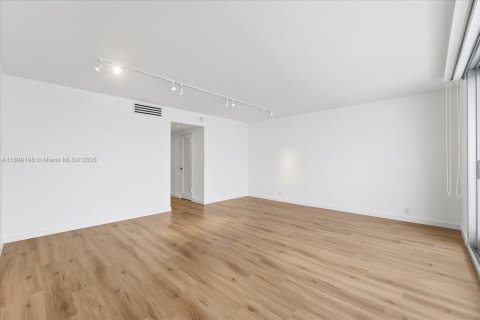 Купить кондоминиум в Майами-Бич, Флорида 50.45м2, № 1951171 - фото 16