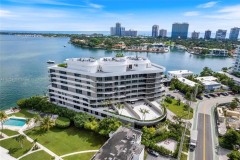 Condo in Bay Harbor Islands, Florida, 3 bedrooms  № 1739099 - photo 4
