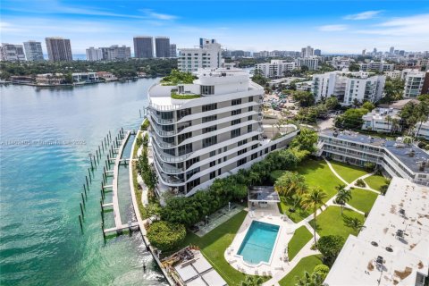 Condo in Bay Harbor Islands, Florida, 3 bedrooms  № 1739099 - photo 17