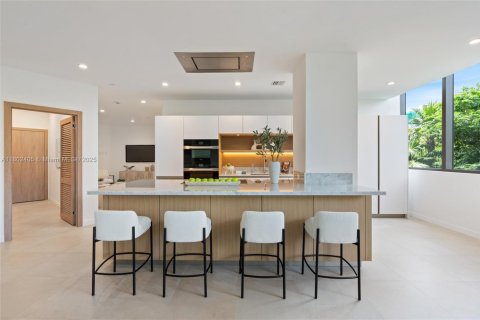 Condo in Bay Harbor Islands, Florida, 3 bedrooms  № 1739099 - photo 8