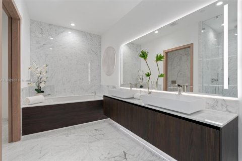 Condo in Bay Harbor Islands, Florida, 3 bedrooms  № 1739099 - photo 12