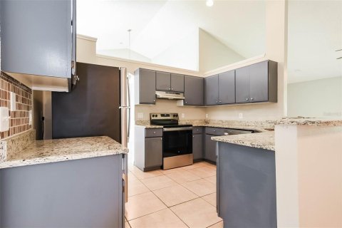 House in Deltona, Florida 3 bedrooms, 163.51 sq.m. № 2239439 - photo 8