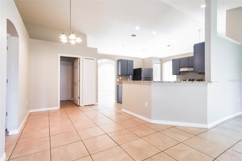 House in Deltona, Florida 3 bedrooms, 163.51 sq.m. № 2239439 - photo 7