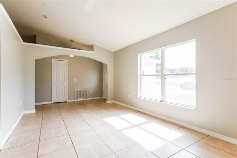 House in Deltona, Florida 3 bedrooms, 163.51 sq.m. № 2239439 - photo 3