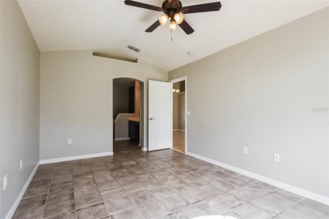 House in Deltona, Florida 3 bedrooms, 163.51 sq.m. № 2239439 - photo 12