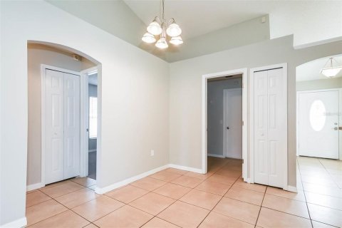 House in Deltona, Florida 3 bedrooms, 163.51 sq.m. № 2239439 - photo 5