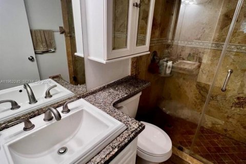 Villa ou maison à vendre à Hialeah, Floride: 3 chambres, 108.7 m2 № 2024970 - photo 12