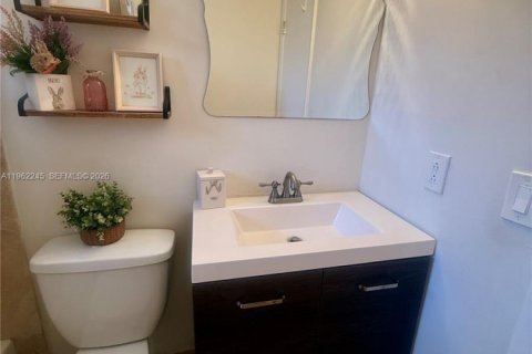 Villa ou maison à vendre à Hialeah, Floride: 3 chambres, 108.7 m2 № 2024970 - photo 16