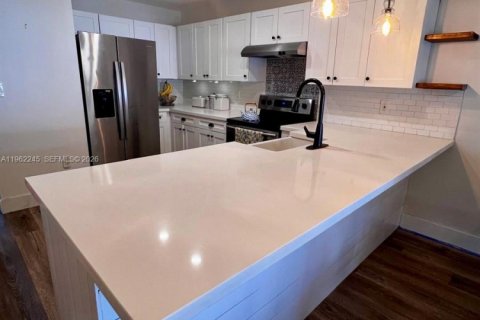 Villa ou maison à vendre à Hialeah, Floride: 3 chambres, 108.7 m2 № 2024970 - photo 7