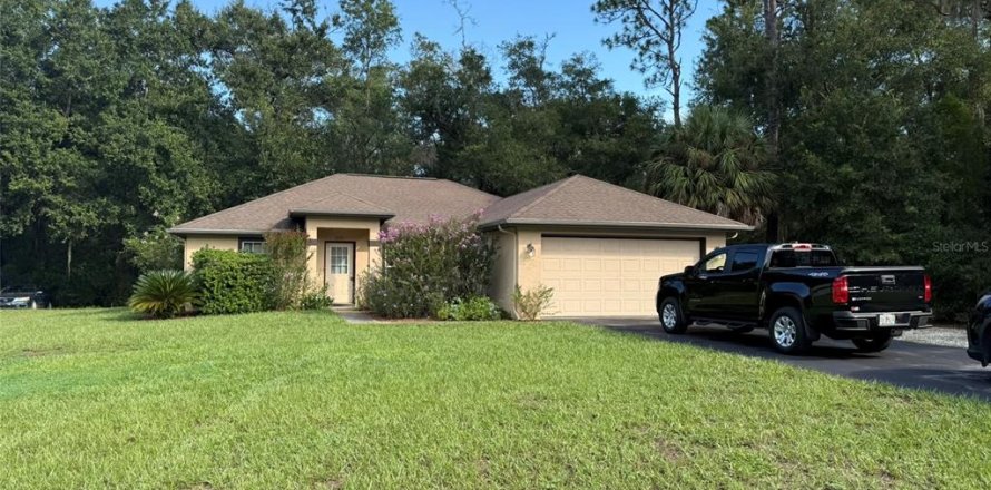 House in Crystal River, Florida 3 bedrooms, 118.82 sq.m. № 1894873
