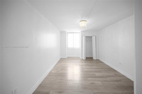 Condominio en venta en Miami, Florida, 2 dormitorios, 84.91 m2 № 1888903 - foto 16