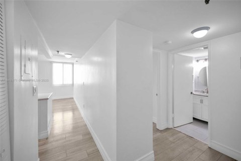 Condominio en venta en Miami, Florida, 2 dormitorios, 84.91 m2 № 1888903 - foto 20
