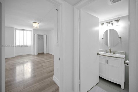 Condominio en venta en Miami, Florida, 2 dormitorios, 84.91 m2 № 1888903 - foto 12