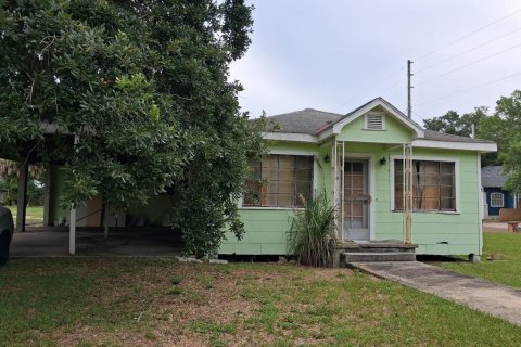 Commercial property in Tarpon Springs, Florida 5 bedrooms, 316.8 sq.m. № 2219289