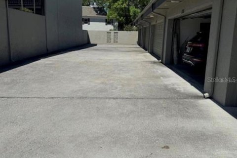 Condo in Tampa, Florida, 3 bedrooms  № 1561930 - photo 18