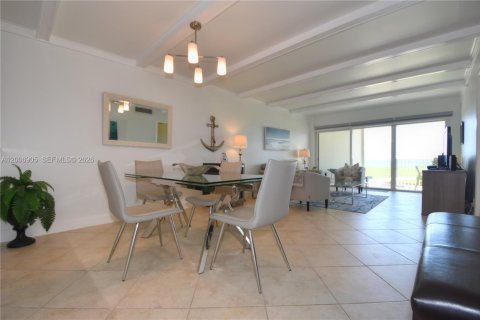 Condo in Highland Beach, Florida, 2 bedrooms № 2070694 - photo 6