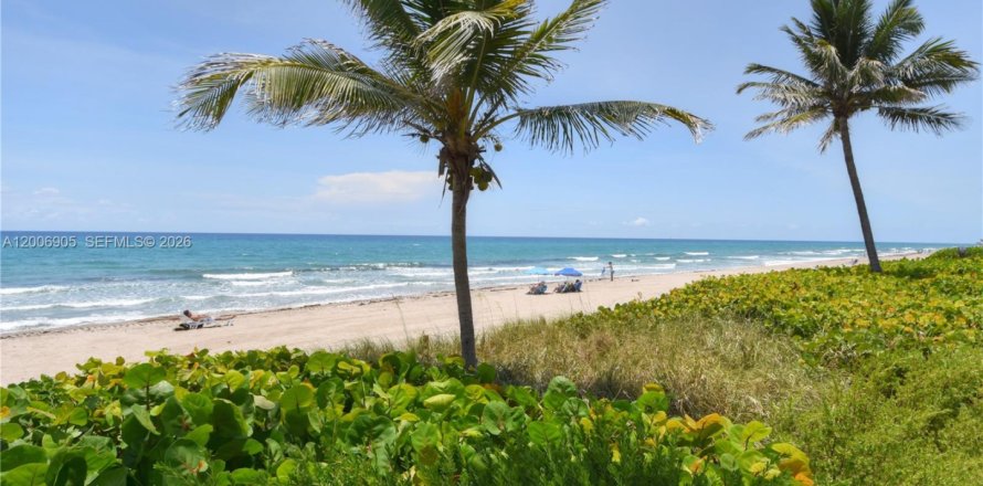 Condo in Highland Beach, Florida, 2 bedrooms № 2070694