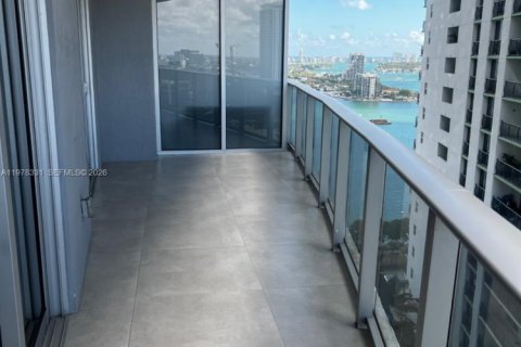 Condo in Miami, Florida, 1 bedroom  № 2053059 - photo 2