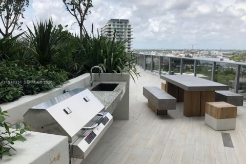 Condo in Miami, Florida, 1 bedroom  № 2053059 - photo 18