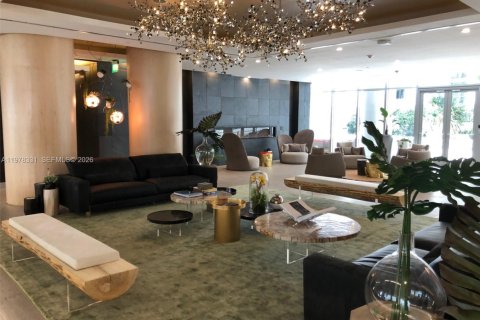 Condo in Miami, Florida, 1 bedroom  № 2053059 - photo 11