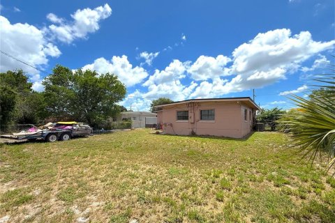 House in Orlando, Florida 4 bedrooms, 126.44 sq.m. № 1894661 - photo 12