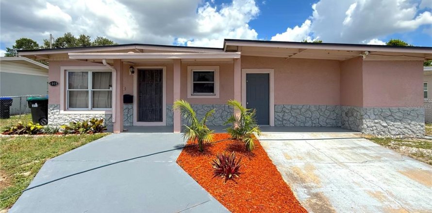 House in Orlando, Florida 4 bedrooms, 126.44 sq.m. № 1894661