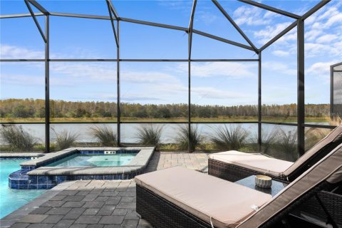 Casa en venta en Kissimmee, Florida, 6 dormitorios, 349.31 m2 № 1801475 - foto 3