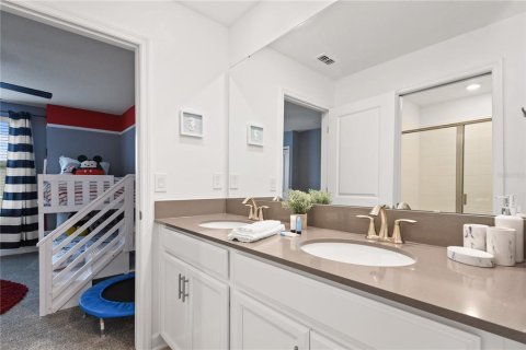 Casa en venta en Kissimmee, Florida, 6 dormitorios, 349.31 m2 № 1801475 - foto 30