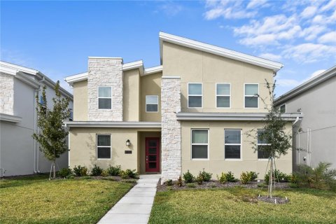 Casa en venta en Kissimmee, Florida, 6 dormitorios, 349.31 m2 № 1801475 - foto 2